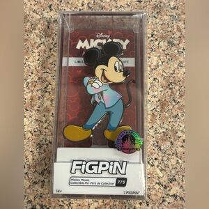 Disney FIGPIN 773 Mickey Mouse Pin 2022 Limit Edition Disney Exclusive
